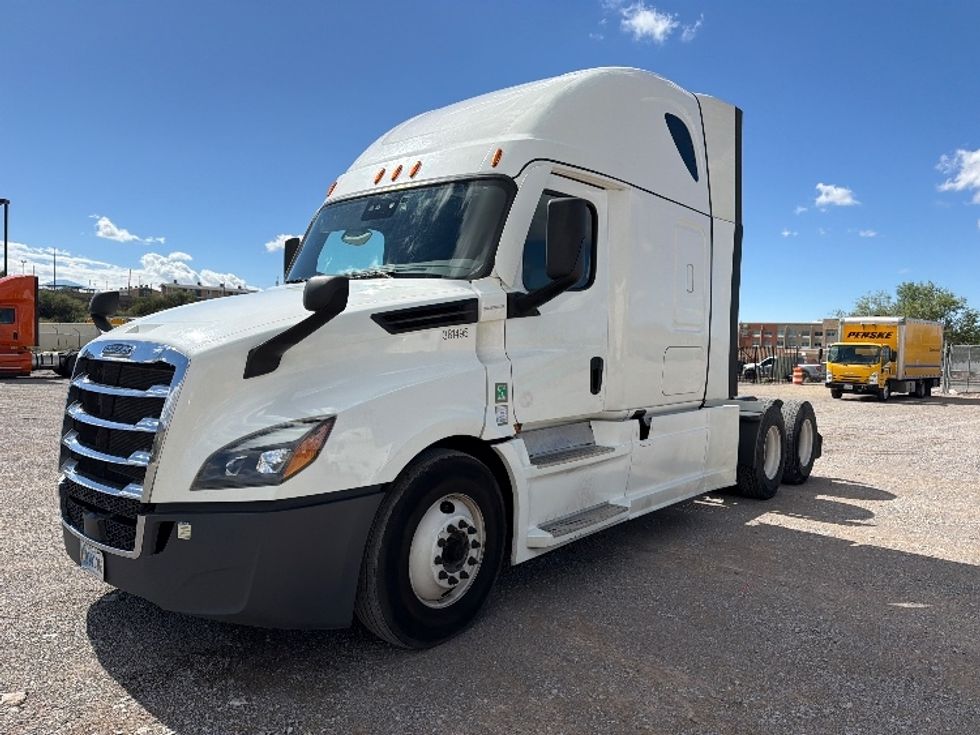 Sleeper Tractor-Heavy Duty Tractors-Freightliner-2021-T12664ST-El Paso-TX-394,436\n\t\tmiles-$ 81,750 - Image 3