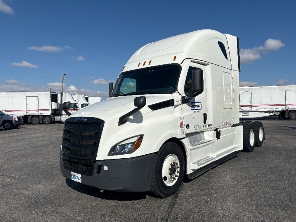 Sleeper Tractor-Heavy Duty Tractors-Freightliner-2021-T12664ST-El Paso-TX-488,605\n\t\tmiles-$ 78,000 - Image 3