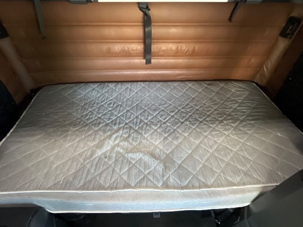 Sleeper Tractor-Heavy Duty Tractors-Freightliner-2021-T12664ST-El Paso-TX-521,289\n\t\tmiles-$ 60,500 - Image 17