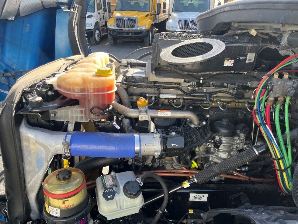 Sleeper Tractor-Heavy Duty Tractors-Freightliner-2021-T12664ST-El Paso-TX-521,289\n\t\tmiles-$ 60,500 - Image 21