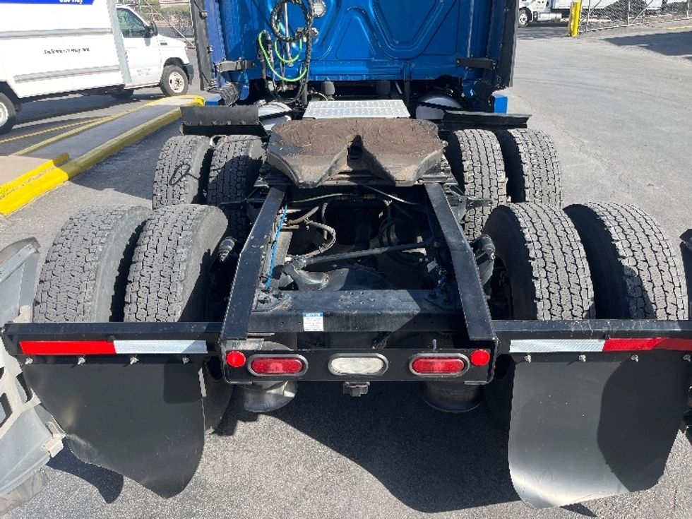 Sleeper Tractor-Heavy Duty Tractors-Freightliner-2021-T12664ST-El Paso-TX-521,289\n\t\tmiles-$ 60,500 - Image 6