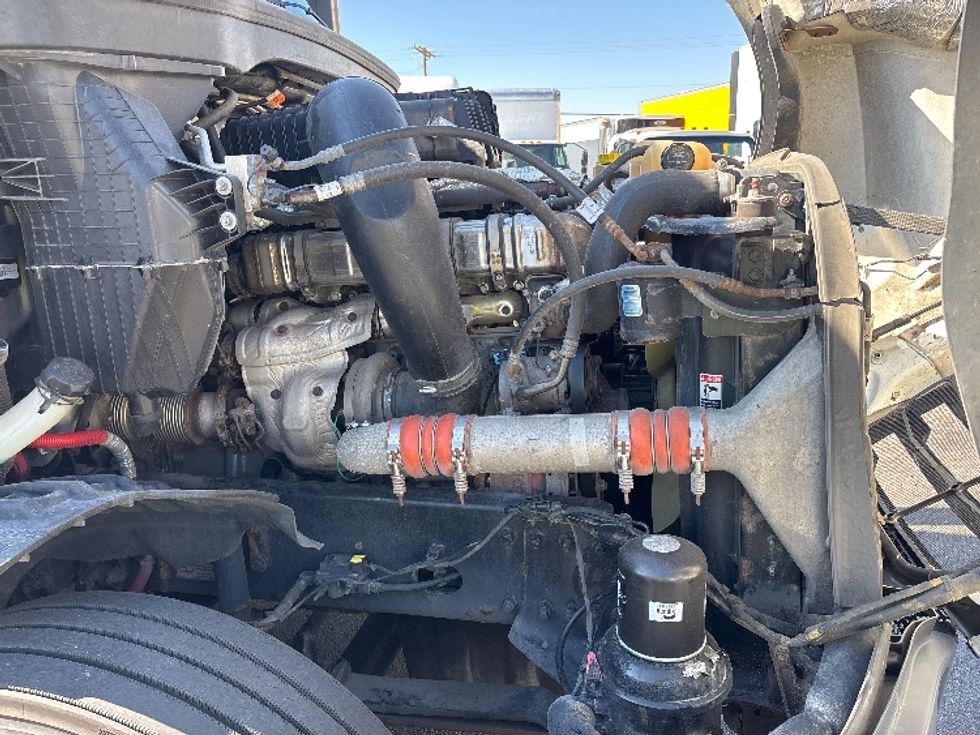 Sleeper Tractor-Heavy Duty Tractors-Freightliner-2021-T12664ST-El Paso-TX-542,101\n\t\tmiles-$ 65,750 - Image 20