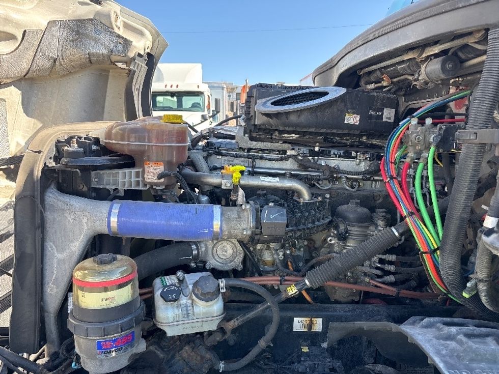 Sleeper Tractor-Heavy Duty Tractors-Freightliner-2021-T12664ST-El Paso-TX-542,101\n\t\tmiles-$ 65,750 - Image 21