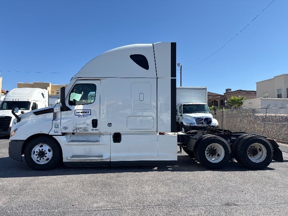 Sleeper Tractor-Heavy Duty Tractors-Freightliner-2021-T12664ST-El Paso-TX-542,101\n\t\tmiles-$ 65,750 - Image 4