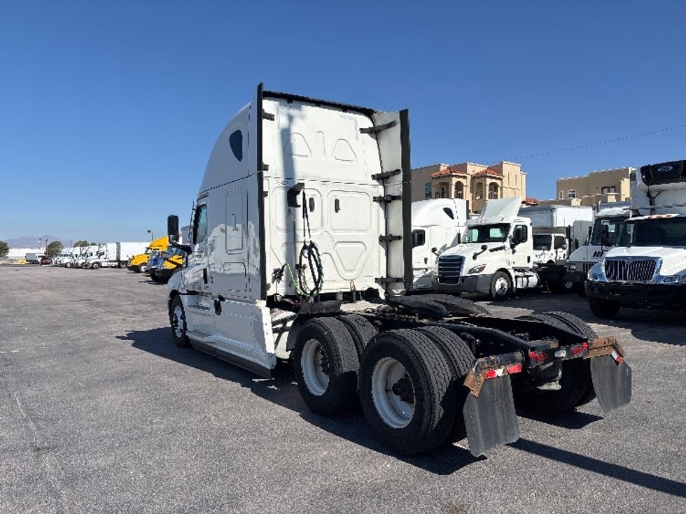 Sleeper Tractor-Heavy Duty Tractors-Freightliner-2021-T12664ST-El Paso-TX-542,101\n\t\tmiles-$ 65,750 - Image 5