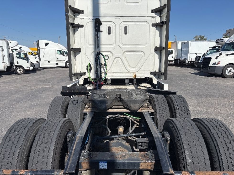 Sleeper Tractor-Heavy Duty Tractors-Freightliner-2021-T12664ST-El Paso-TX-542,101\n\t\tmiles-$ 65,750 - Image 6