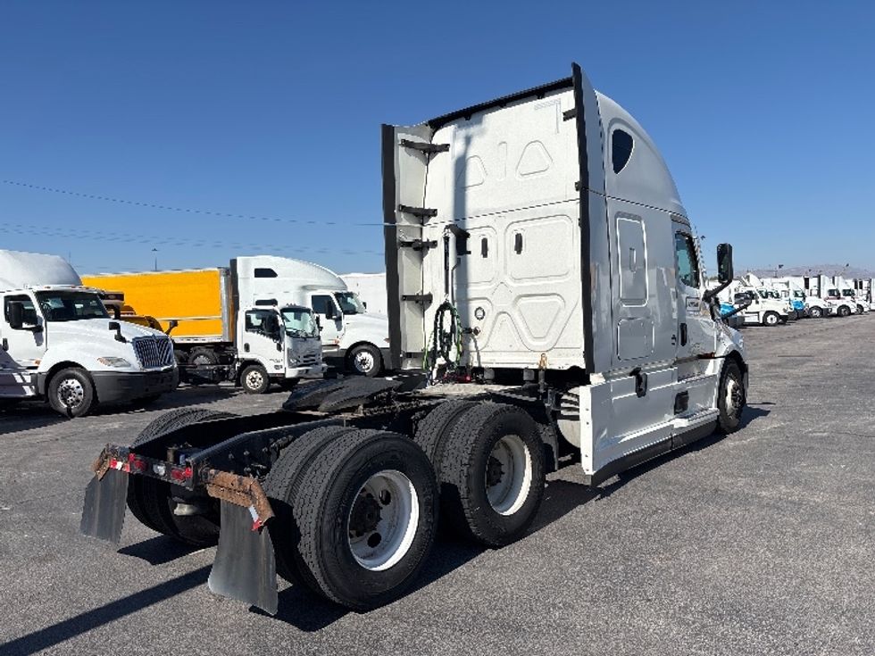 Sleeper Tractor-Heavy Duty Tractors-Freightliner-2021-T12664ST-El Paso-TX-542,101\n\t\tmiles-$ 65,750 - Image 7