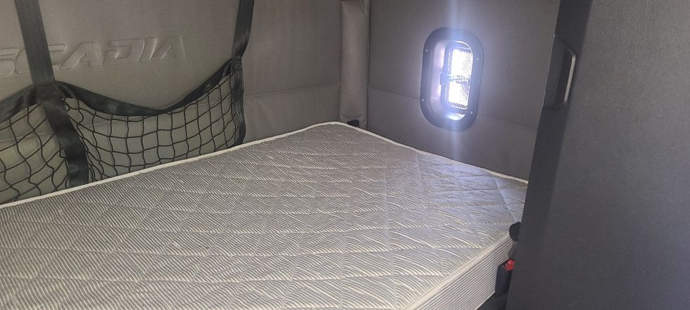 Sleeper Tractor-Heavy Duty Tractors-Freightliner-2021-T12664ST-El Paso-TX-557,182\n\t\tmiles-$ 64,750 - Image 17