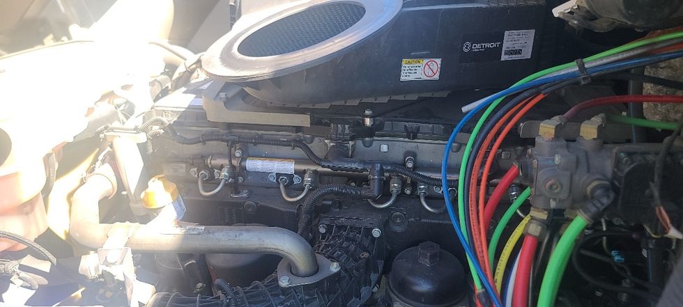 Sleeper Tractor-Heavy Duty Tractors-Freightliner-2021-T12664ST-El Paso-TX-557,182\n\t\tmiles-$ 64,750 - Image 19