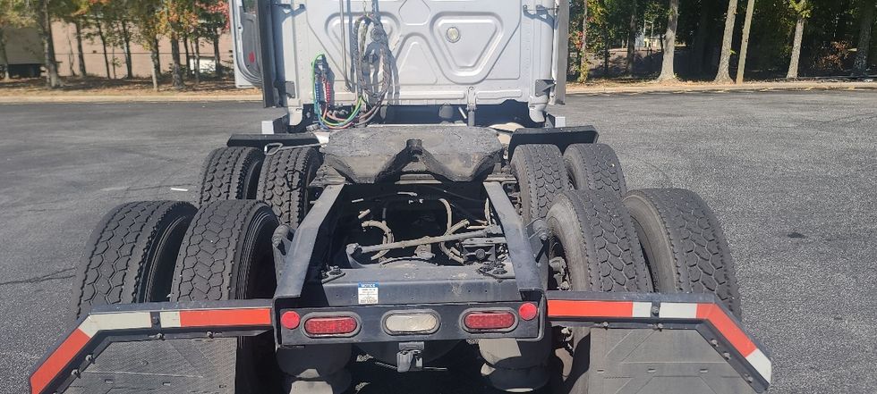 Sleeper Tractor-Heavy Duty Tractors-Freightliner-2021-T12664ST-El Paso-TX-557,182\n\t\tmiles-$ 64,750 - Image 24