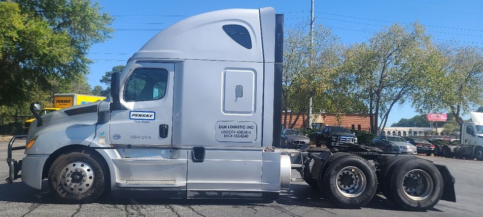 Sleeper Tractor-Heavy Duty Tractors-Freightliner-2021-T12664ST-El Paso-TX-557,182\n\t\tmiles-$ 64,750 - Image 4