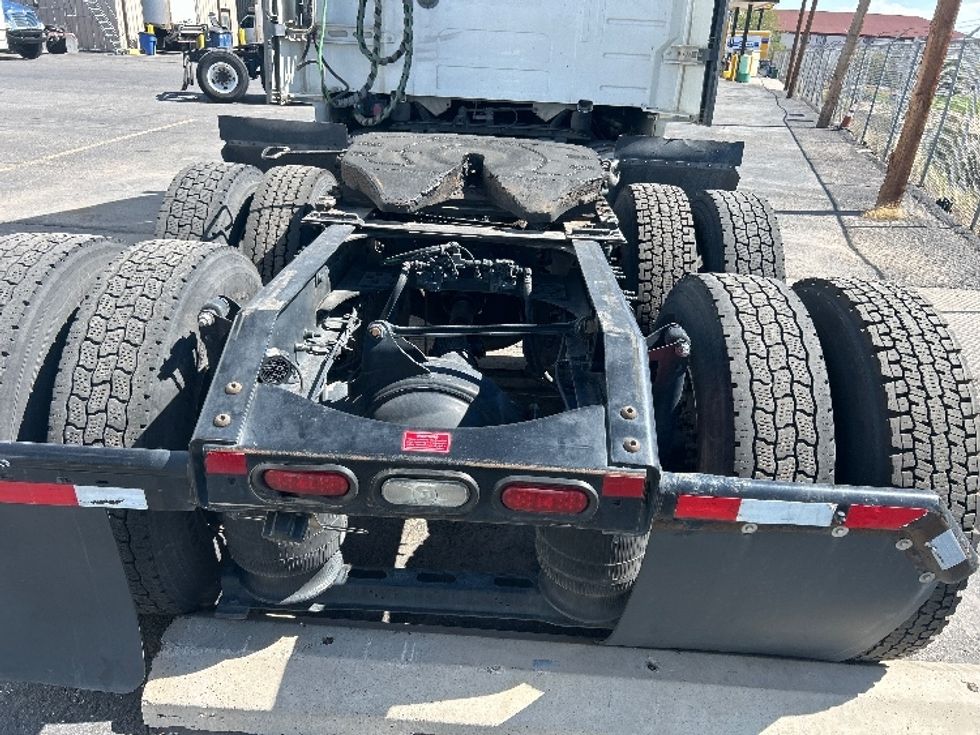 Sleeper Tractor-Heavy Duty Tractors-Freightliner-2021-T12664ST-El Paso-TX-620,055\n\t\tmiles-$ 59,250 - Image 6