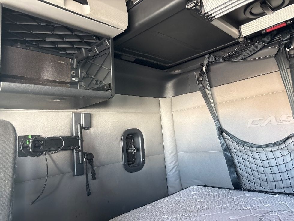 Sleeper Tractor-Heavy Duty Tractors-Freightliner-2021-T12664ST-El Paso-TX-636,429\n\t\tmiles-$ 57,500 - Image 19