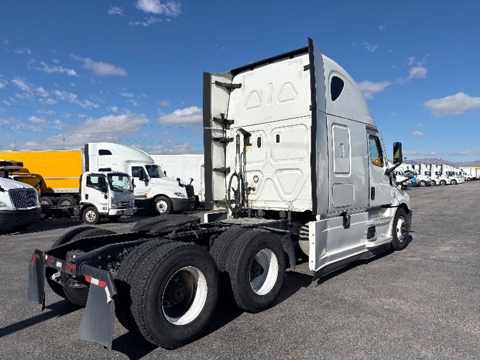 Sleeper Tractor-Heavy Duty Tractors-Freightliner-2021-T12664ST-El Paso-TX-636,429\n\t\tmiles-$ 57,500 - Image 7