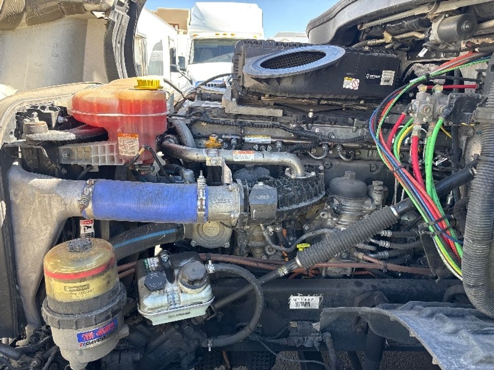 Sleeper Tractor-Heavy Duty Tractors-Freightliner-2021-T12664ST-El Paso-TX-731,993\n\t\tmiles-$ 39,250 - Image 21