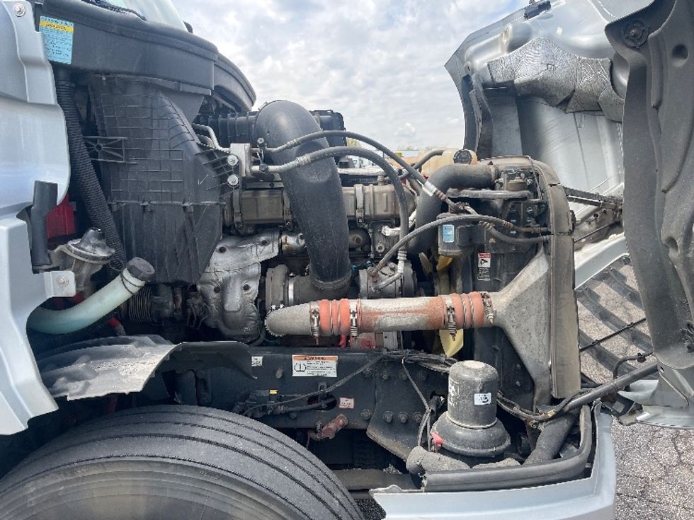 Sleeper Tractor-Heavy Duty Tractors-Freightliner-2021-T12664ST-Elkhart-IN-447,766\n\t\tmiles-$ 62,500 - Image 20