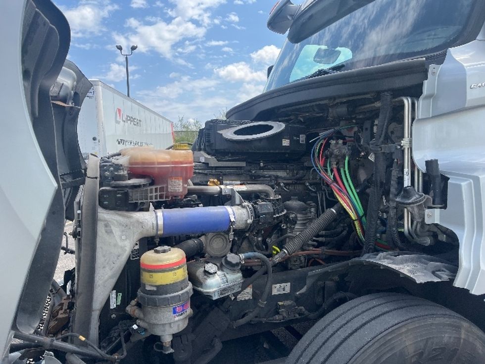 Sleeper Tractor-Heavy Duty Tractors-Freightliner-2021-T12664ST-Elkhart-IN-447,766\n\t\tmiles-$ 62,500 - Image 21