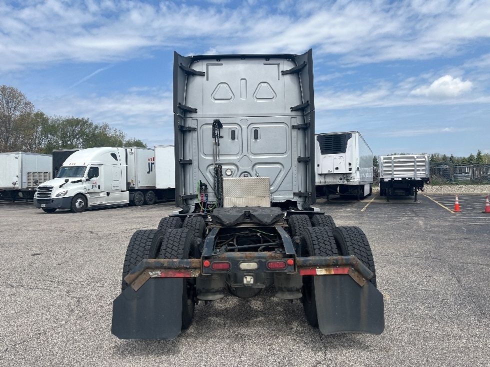 Sleeper Tractor-Heavy Duty Tractors-Freightliner-2021-T12664ST-Elkhart-IN-447,766\n\t\tmiles-$ 62,500 - Image 6