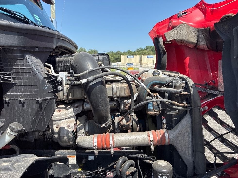 Sleeper Tractor-Heavy Duty Tractors-Freightliner-2021-T12664ST-Elkhart-IN-479,496\n\t\tmiles-$ 67,500 - Image 20