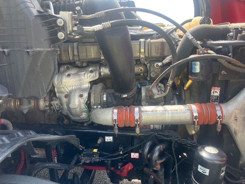 Sleeper Tractor-Heavy Duty Tractors-Freightliner-2021-T12664ST-Elkhart-IN-546,733\n\t\tmiles-$ 59,000 - Image 20
