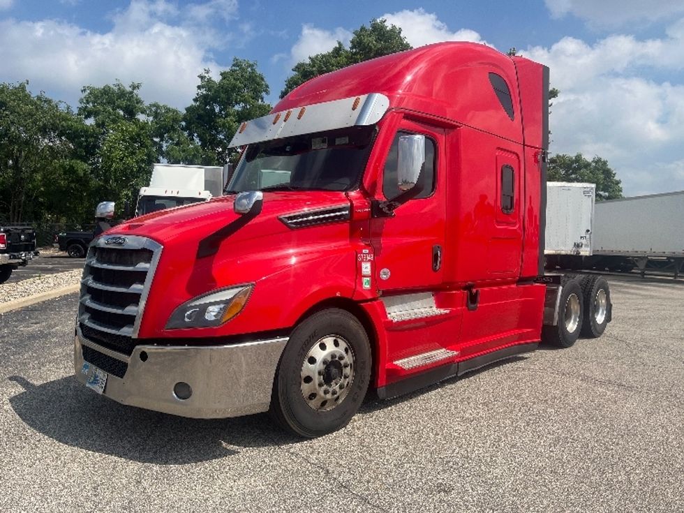 Sleeper Tractor-Heavy Duty Tractors-Freightliner-2021-T12664ST-Elkhart-IN-546,733\n\t\tmiles-$ 59,000 - Image 3