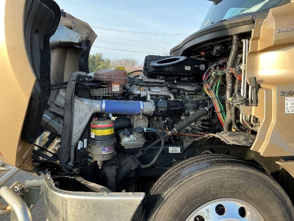 Sleeper Tractor-Heavy Duty Tractors-Freightliner-2021-T12664ST-Elkhart-IN-562,427\n\t\tmiles-$ 53,750 - Image 21