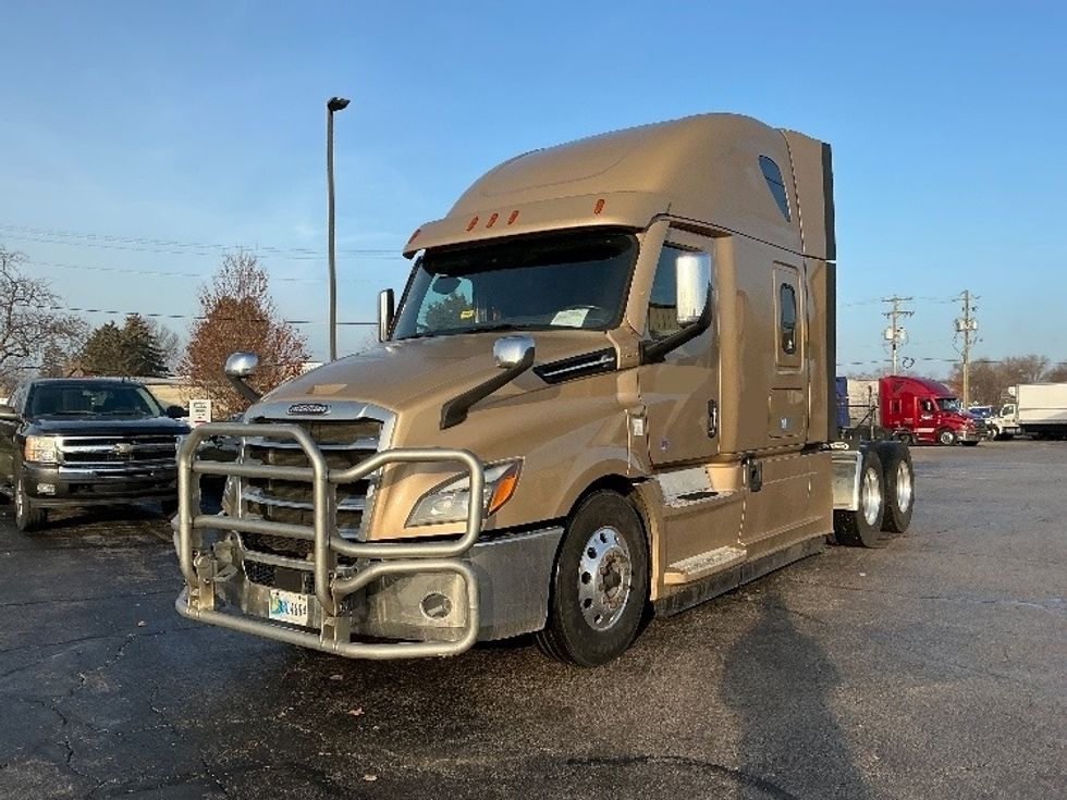 Sleeper Tractor-Heavy Duty Tractors-Freightliner-2021-T12664ST-Elkhart-IN-562,427\n\t\tmiles-$ 53,750 - Image 3