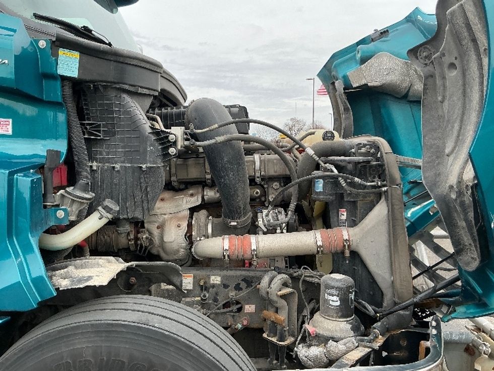 Sleeper Tractor-Heavy Duty Tractors-Freightliner-2021-T12664ST-Elkhart-IN-581,895\n\t\tmiles-$ 50,000 - Image 20