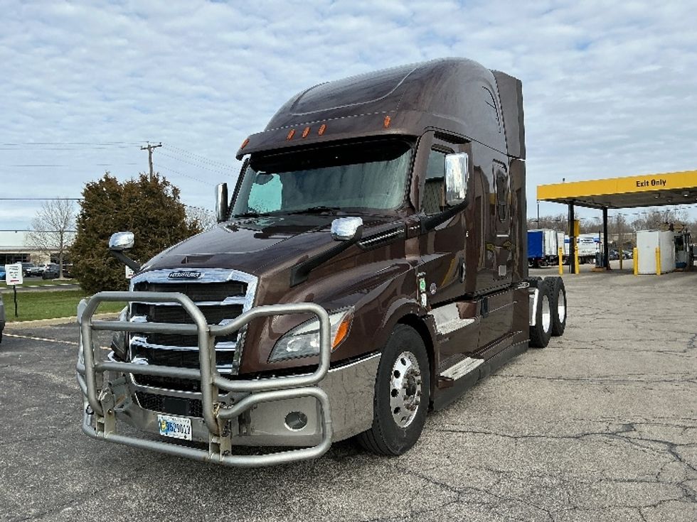 Sleeper Tractor-Heavy Duty Tractors-Freightliner-2021-T12664ST-Elkhart-IN-594,155\n\t\tmiles-$ 49,000 - Image 3