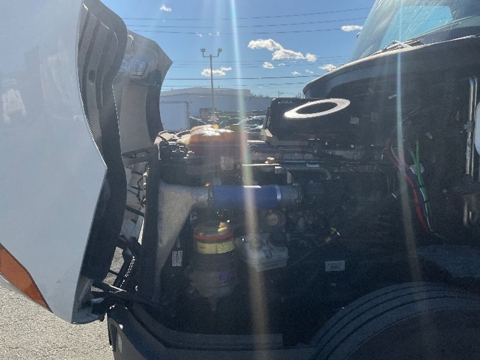 Sleeper Tractor-Heavy Duty Tractors-Freightliner-2021-T12664ST-Elmsford-NY-533,714\n\t\tmiles-$ 59,250 - Image 21