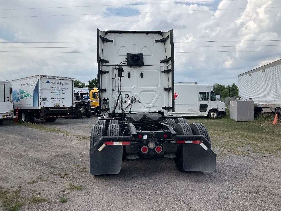 Sleeper Tractor-Heavy Duty Tractors-Freightliner-2021-T12664ST-Essex-MD-620,407\n\t\tmiles-$ 60,000 - Image 6