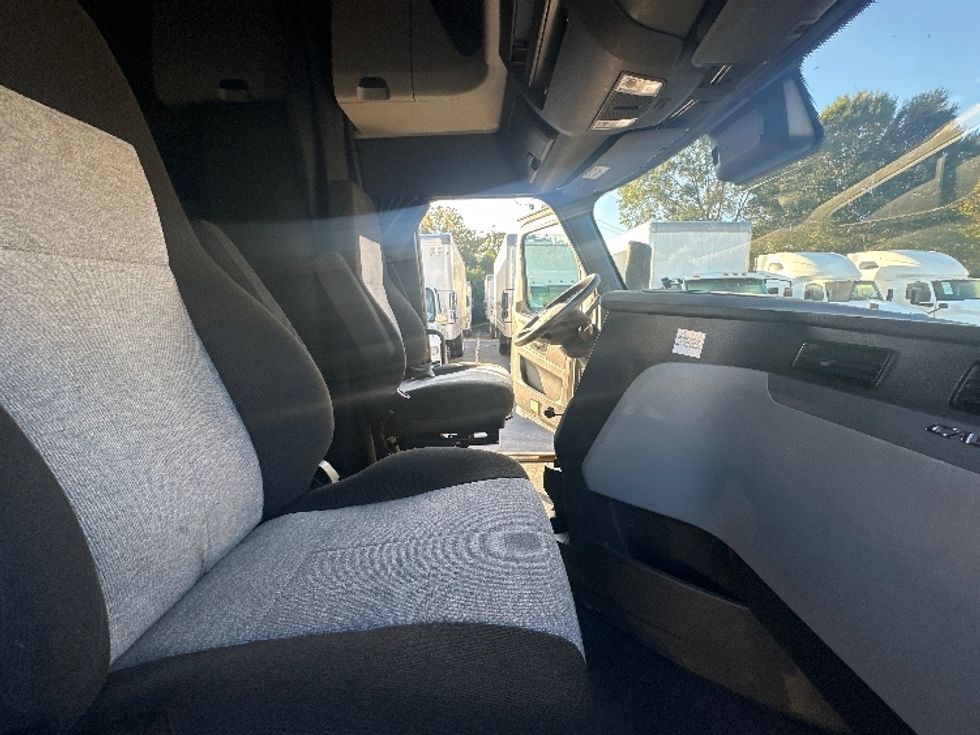 Sleeper Tractor-Heavy Duty Tractors-Freightliner-2021-T12664ST-Fayetteville-NC-487,037\n\t\tmiles-$ 66,000 - Image 15