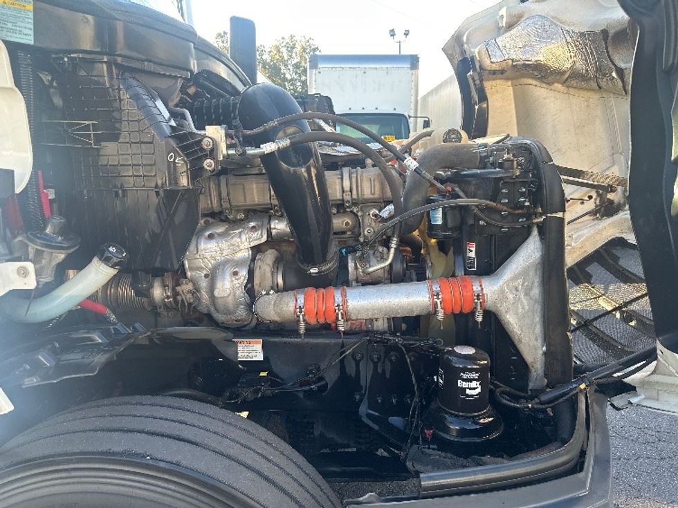 Sleeper Tractor-Heavy Duty Tractors-Freightliner-2021-T12664ST-Fayetteville-NC-487,037\n\t\tmiles-$ 66,000 - Image 20