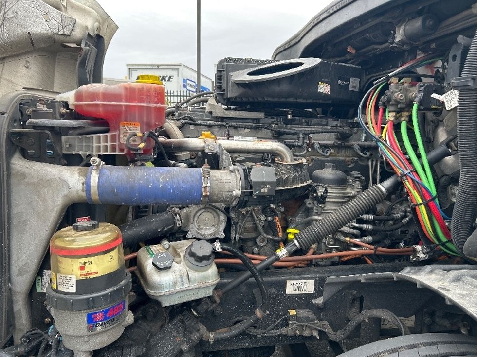 Sleeper Tractor-Heavy Duty Tractors-Freightliner-2021-T12664ST-Fitchburg-MA-564,510\n\t\tmiles-$ 56,500 - Image 21