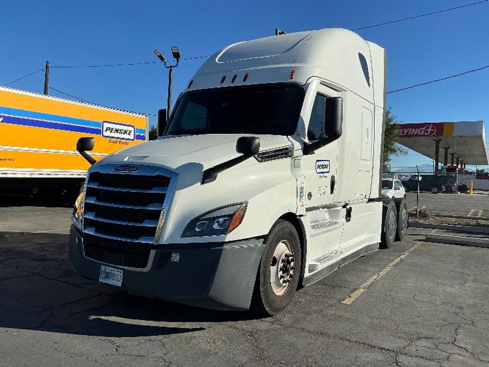 Sleeper Tractor-Heavy Duty Tractors-Freightliner-2021-T12664ST-Fontana-CA-227,086\n\t\tmiles-$ 92,500 - Image 3