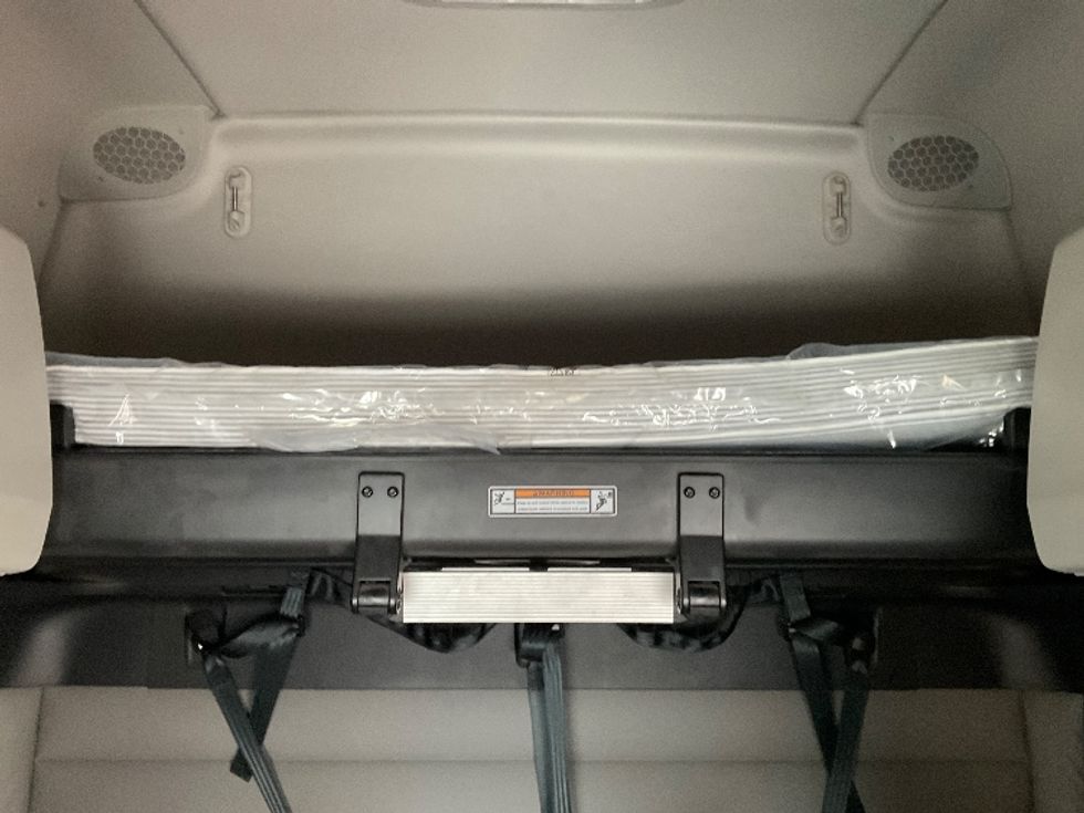 Sleeper Tractor-Heavy Duty Tractors-Freightliner-2021-T12664ST-Fontana-CA-418,915\n\t\tmiles-$ 81,000 - Image 22