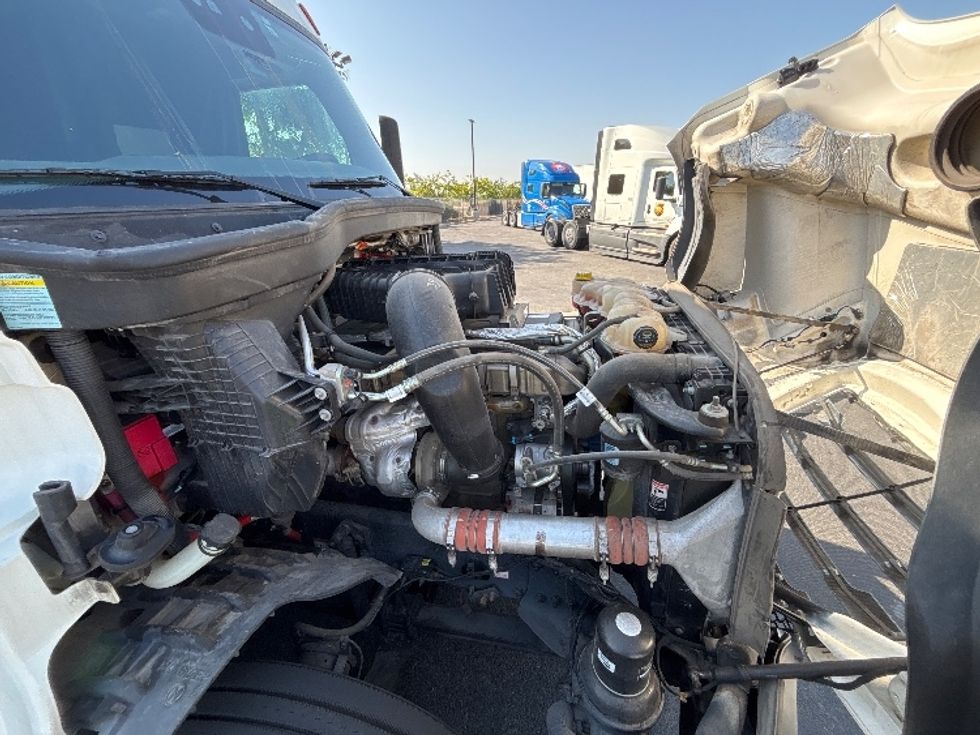 Sleeper Tractor-Heavy Duty Tractors-Freightliner-2021-T12664ST-Fontana-CA-426,210\n\t\tmiles-$ 73,750 - Image 20