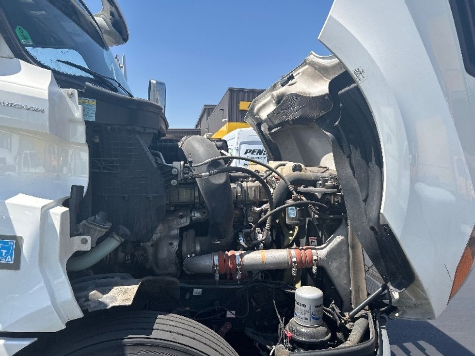 Sleeper Tractor-Heavy Duty Tractors-Freightliner-2021-T12664ST-Fontana-CA-525,309\n\t\tmiles-$ 68,000 - Image 20