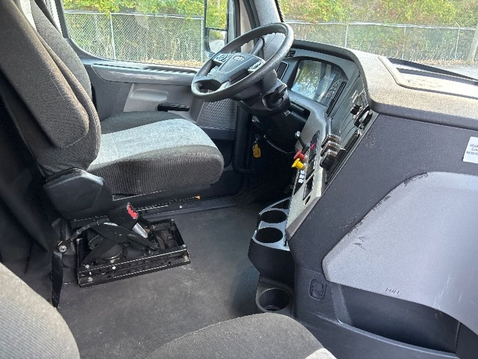 Sleeper Tractor-Heavy Duty Tractors-Freightliner-2021-T12664ST-Fort Wayne-IN-459,046\n\t\tmiles-$ 67,000 - Image 15