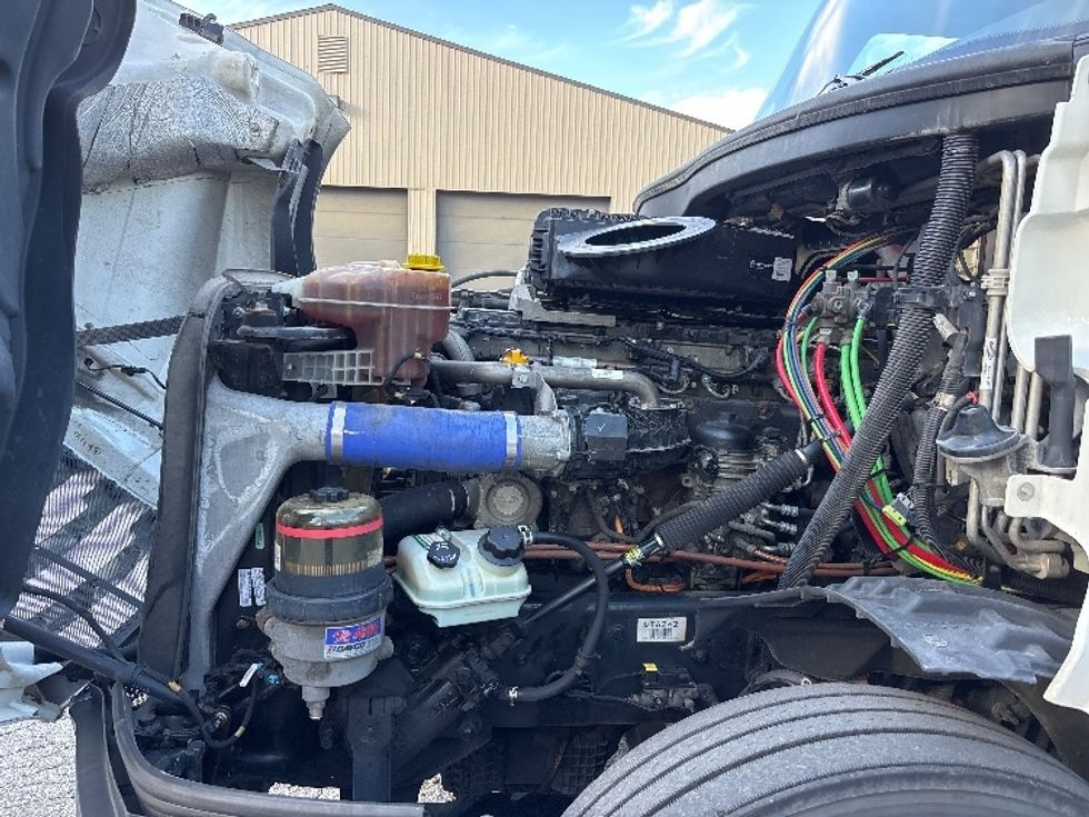 Sleeper Tractor-Heavy Duty Tractors-Freightliner-2021-T12664ST-Fort Wayne-IN-459,046\n\t\tmiles-$ 67,000 - Image 21