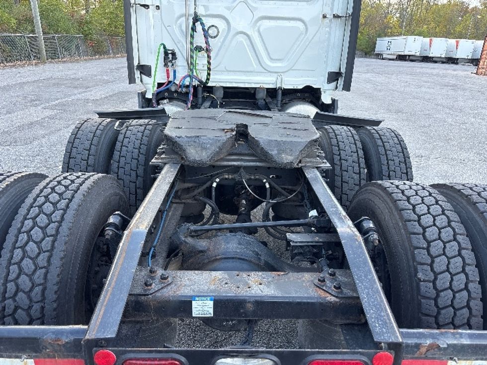 Sleeper Tractor-Heavy Duty Tractors-Freightliner-2021-T12664ST-Fort Wayne-IN-459,046\n\t\tmiles-$ 67,000 - Image 6