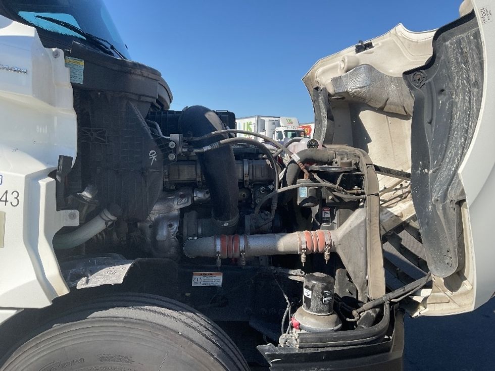 Sleeper Tractor-Heavy Duty Tractors-Freightliner-2021-T12664ST-Fort Wayne-IN-518,556\n\t\tmiles-$ 61,500 - Image 20