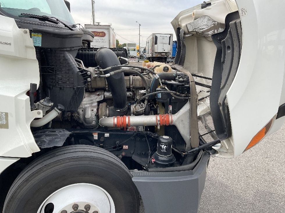 Sleeper Tractor-Heavy Duty Tractors-Freightliner-2021-T12664ST-Fort Wayne-IN-521,737\n\t\tmiles-$ 61,000 - Image 20