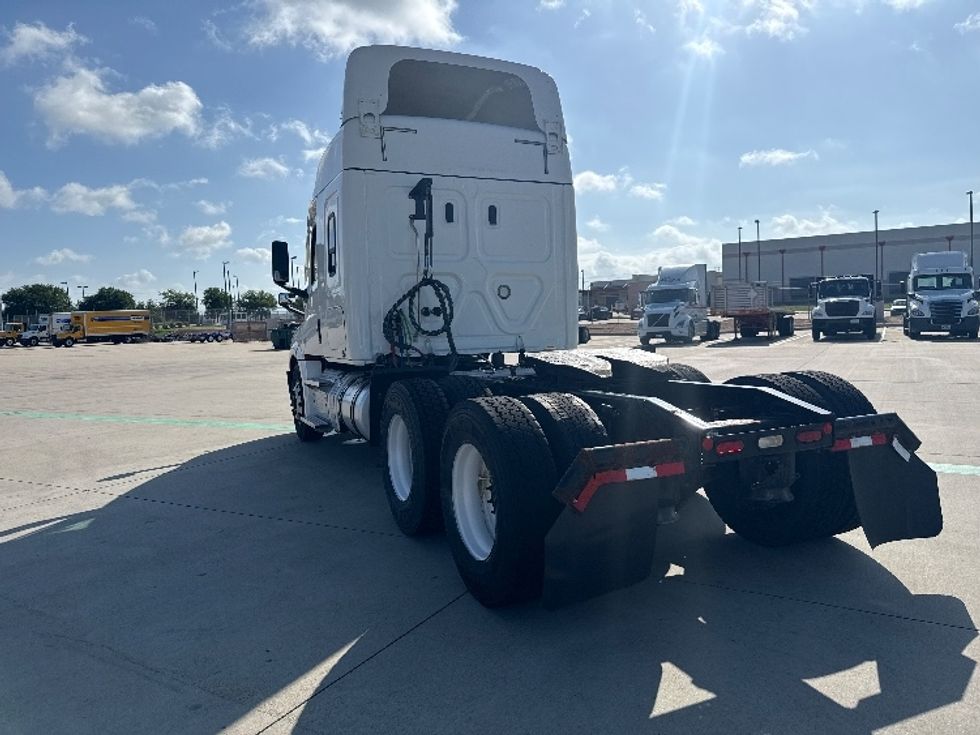 Sleeper Tractor-Heavy Duty Tractors-Freightliner-2021-T12664ST-Fort Worth-TX-505,768\n\t\tmiles-$ 68,500 - Image 5