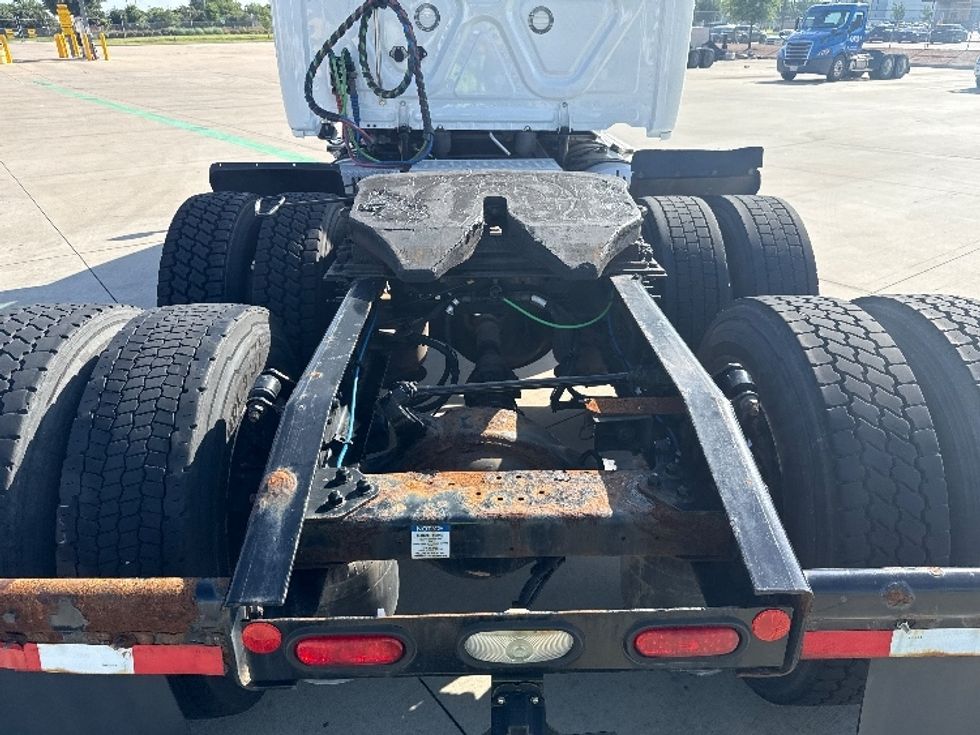 Sleeper Tractor-Heavy Duty Tractors-Freightliner-2021-T12664ST-Fort Worth-TX-505,768\n\t\tmiles-$ 68,500 - Image 6