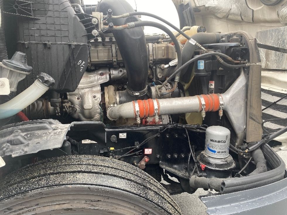 Sleeper Tractor-Heavy Duty Tractors-Freightliner-2021-T12664ST-Fort Worth-TX-610,000\n\t\tmiles-$ 66,000 - Image 20