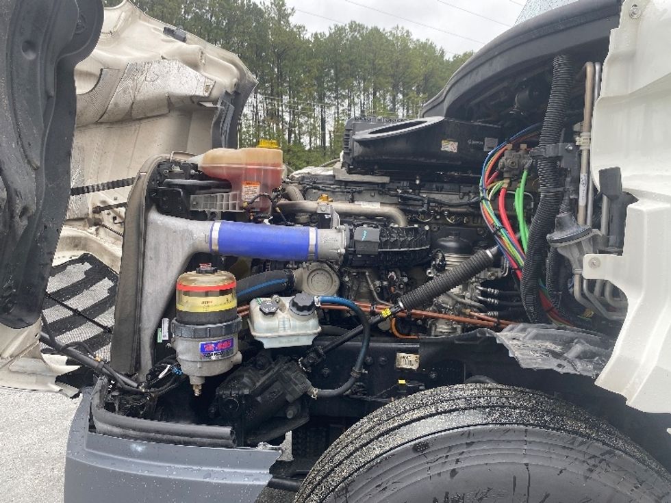 Sleeper Tractor-Heavy Duty Tractors-Freightliner-2021-T12664ST-Fort Worth-TX-610,000\n\t\tmiles-$ 66,000 - Image 21