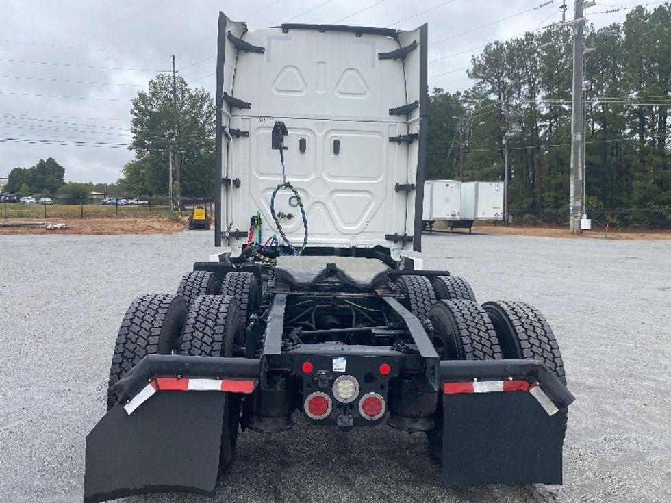 Sleeper Tractor-Heavy Duty Tractors-Freightliner-2021-T12664ST-Fort Worth-TX-610,000\n\t\tmiles-$ 66,000 - Image 6