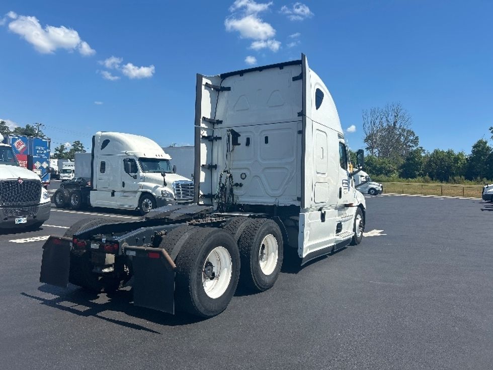 Sleeper Tractor-Heavy Duty Tractors-Freightliner-2021-T12664ST-Fredericksburg-VA-559,018\n\t\tmiles-$ 57,000 - Image 7