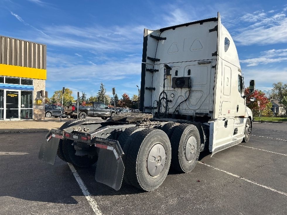 Sleeper Tractor-Heavy Duty Tractors-Freightliner-2021-T12664ST-Fredonia-NY-399,048\n\t\tmiles-$ 71,750 - Image 7